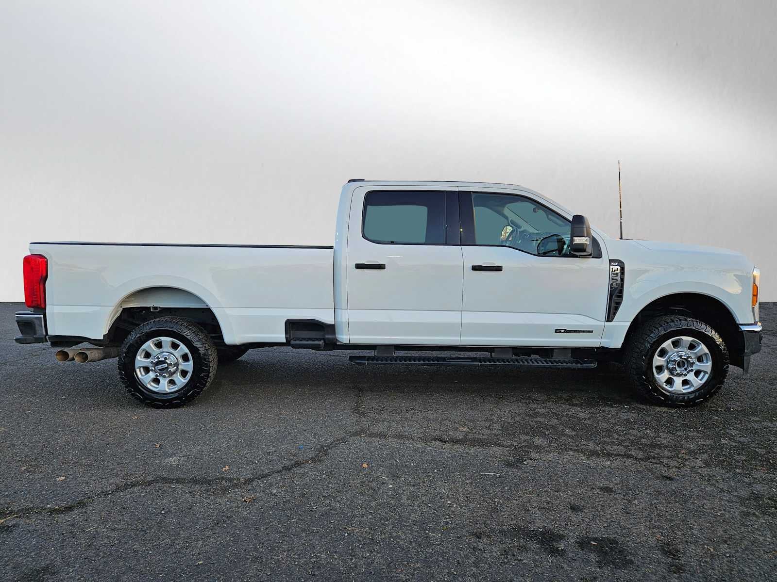 2023 Ford Super Duty F-350 SRW XLT