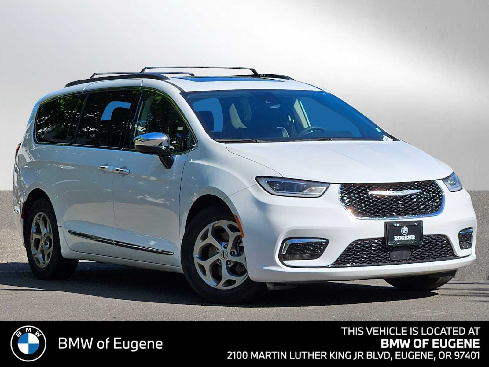2023 Chrysler Pacifica Limited's photo