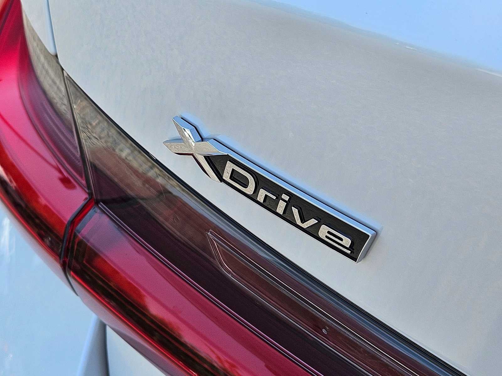 2025 BMW 3 Series 330i xDrive