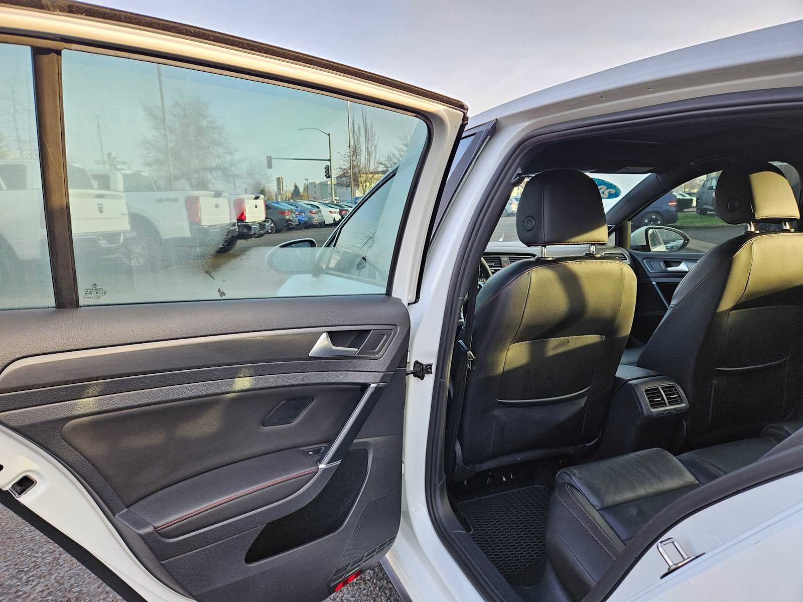 2019 Volkswagen Golf GTI SE