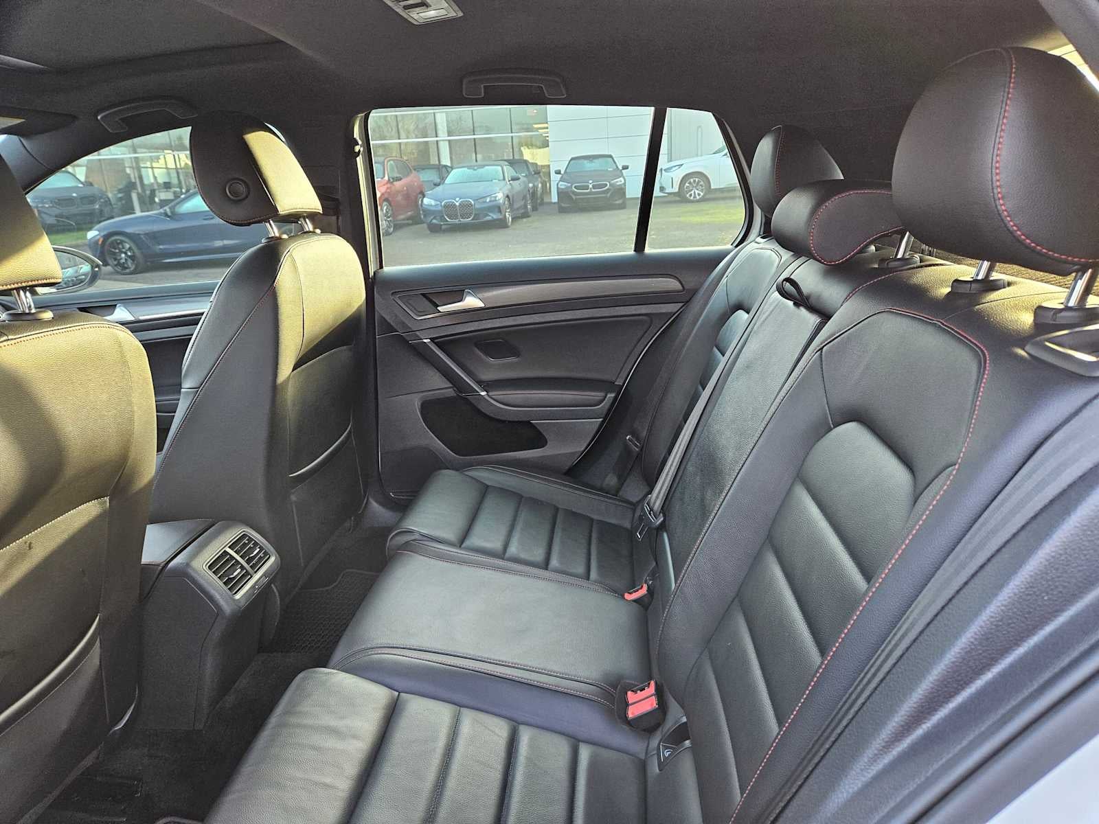 2019 Volkswagen Golf GTI SE