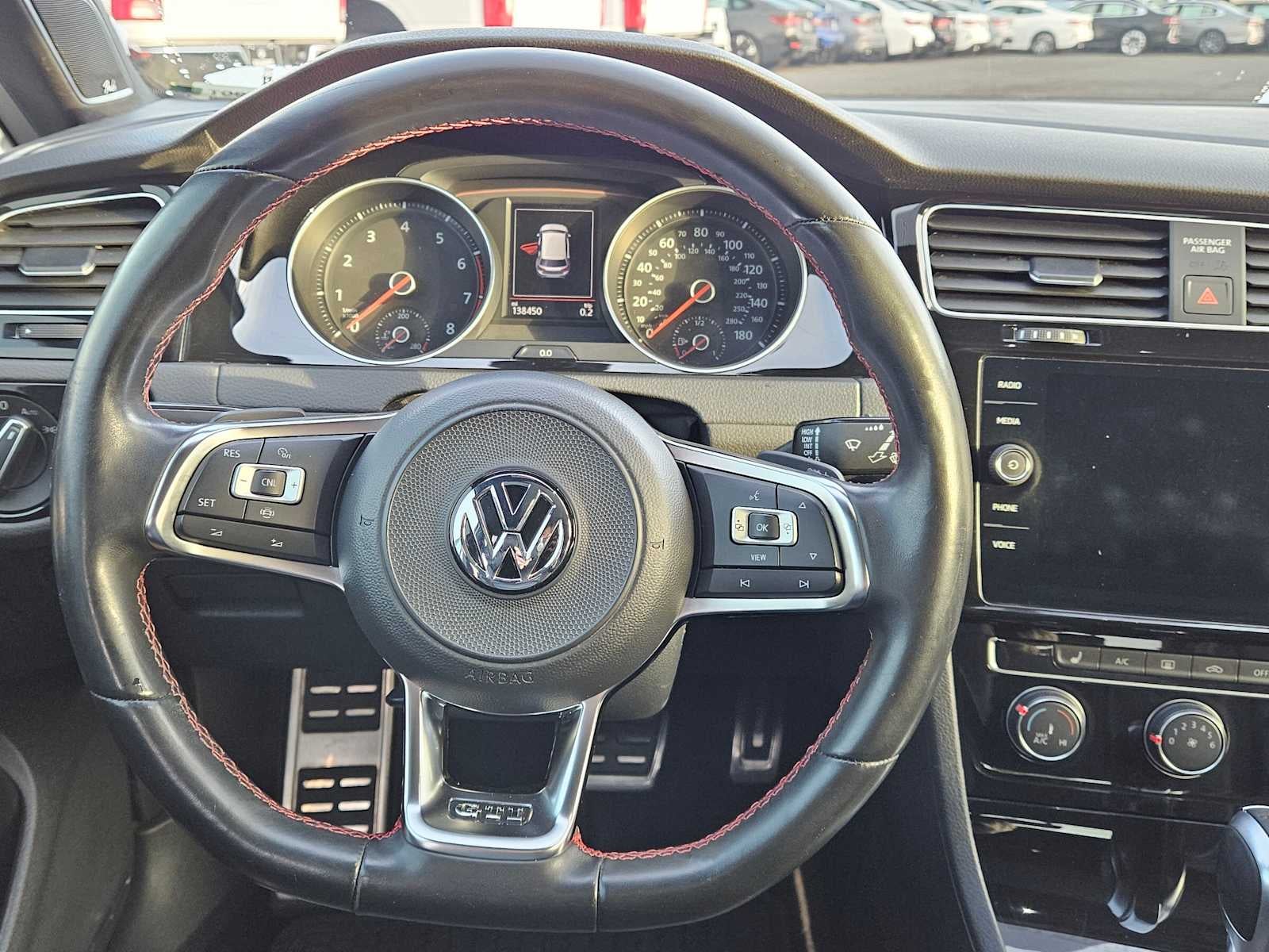 2019 Volkswagen Golf GTI SE