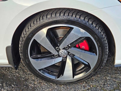 2019 Volkswagen Golf GTI SE