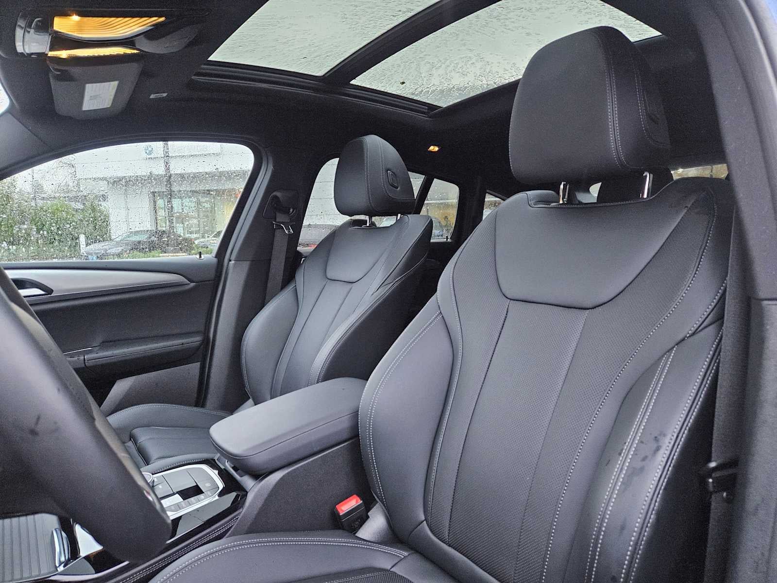 2025 BMW X4 xDrive30i