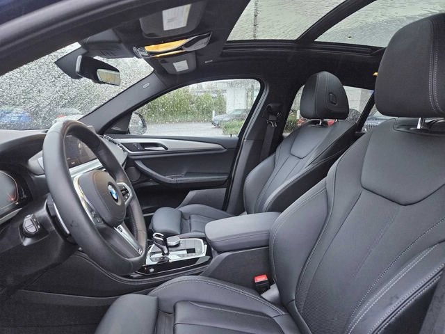 2025 BMW X4 xDrive30i
