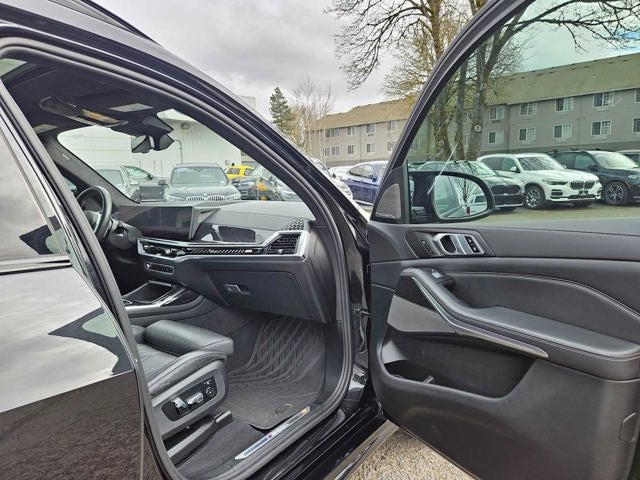 2023 BMW X7 M60i M60i