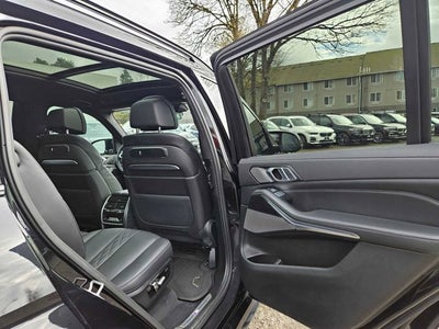 2023 BMW X7 M60i M60i