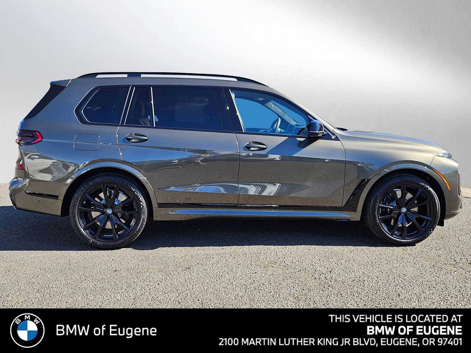 2026 BMW X7 M60i M60i