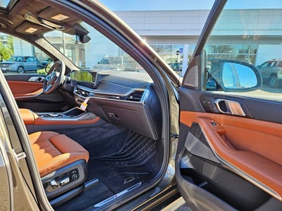 2026 BMW X7 M60i M60i