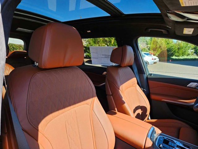 2026 BMW X7 M60i M60i