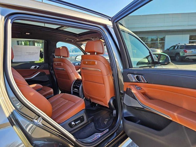 2026 BMW X7 M60i M60i