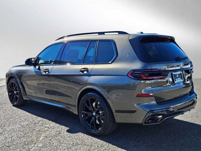 2026 BMW X7 M60i M60i