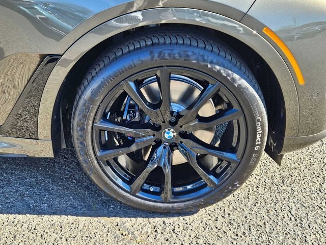 2026 BMW X7 M60i M60i