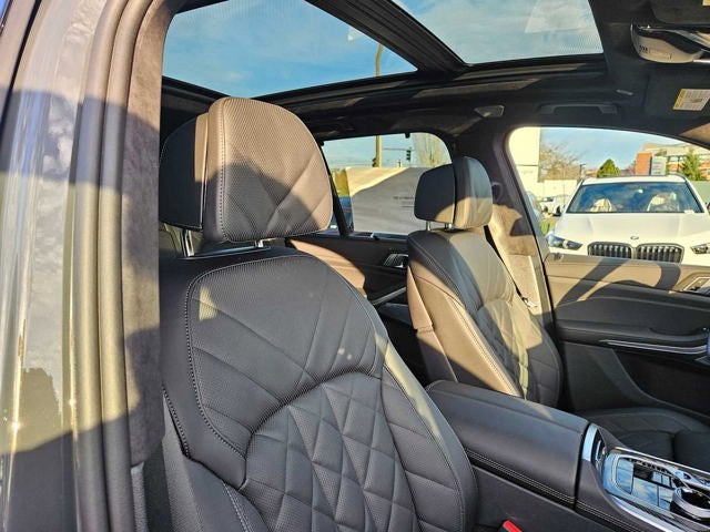 2026 BMW X5 M60i M60i