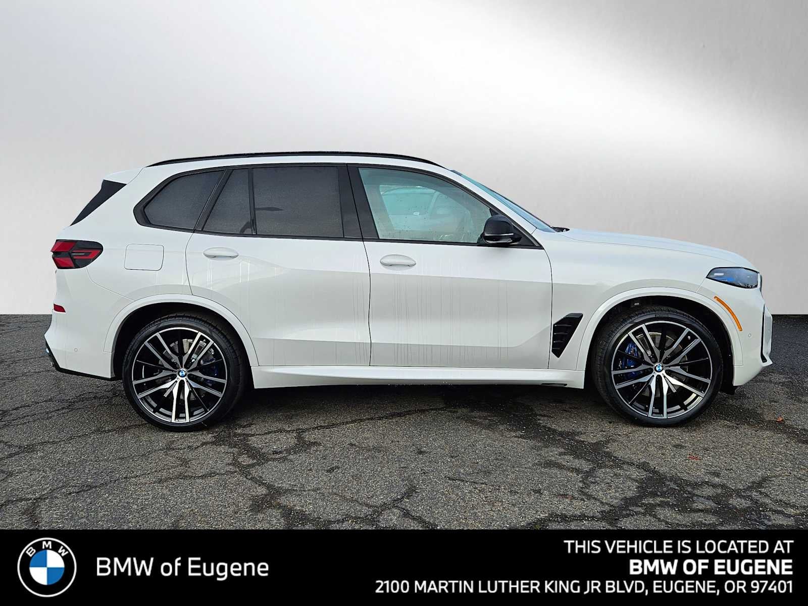 2026 BMW X5 M60i M60i