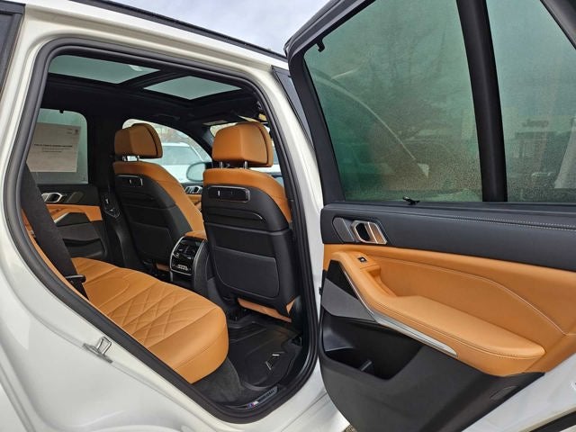 2026 BMW X5 M60i M60i