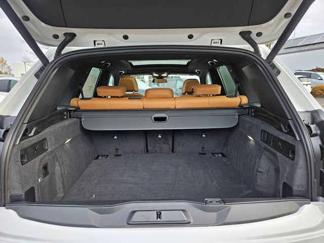 2026 BMW X5 M60i M60i