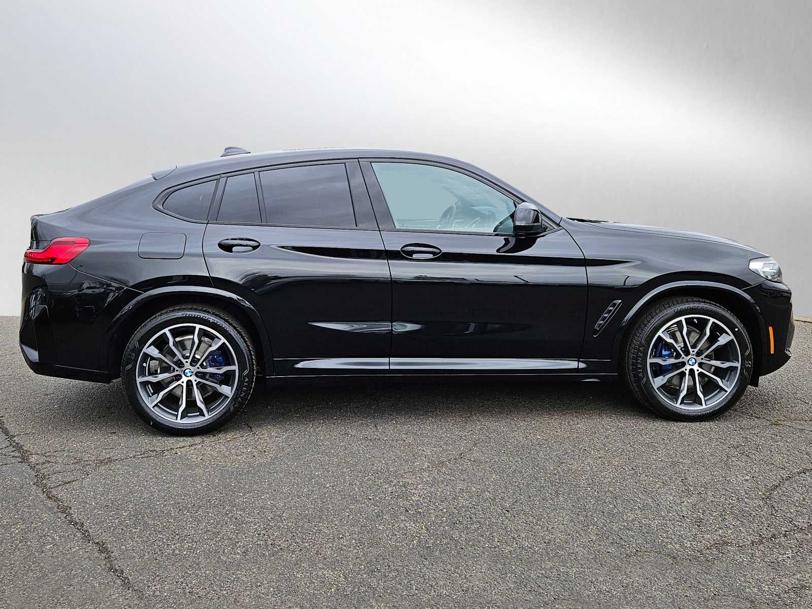 2025 BMW X4 M40i