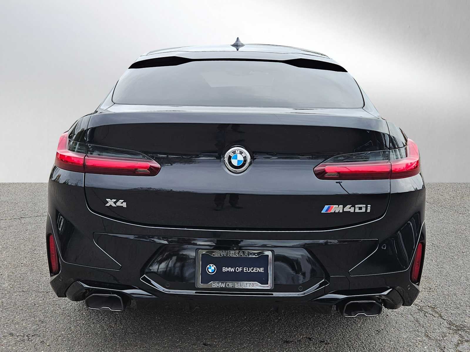 2025 BMW X4 M40i