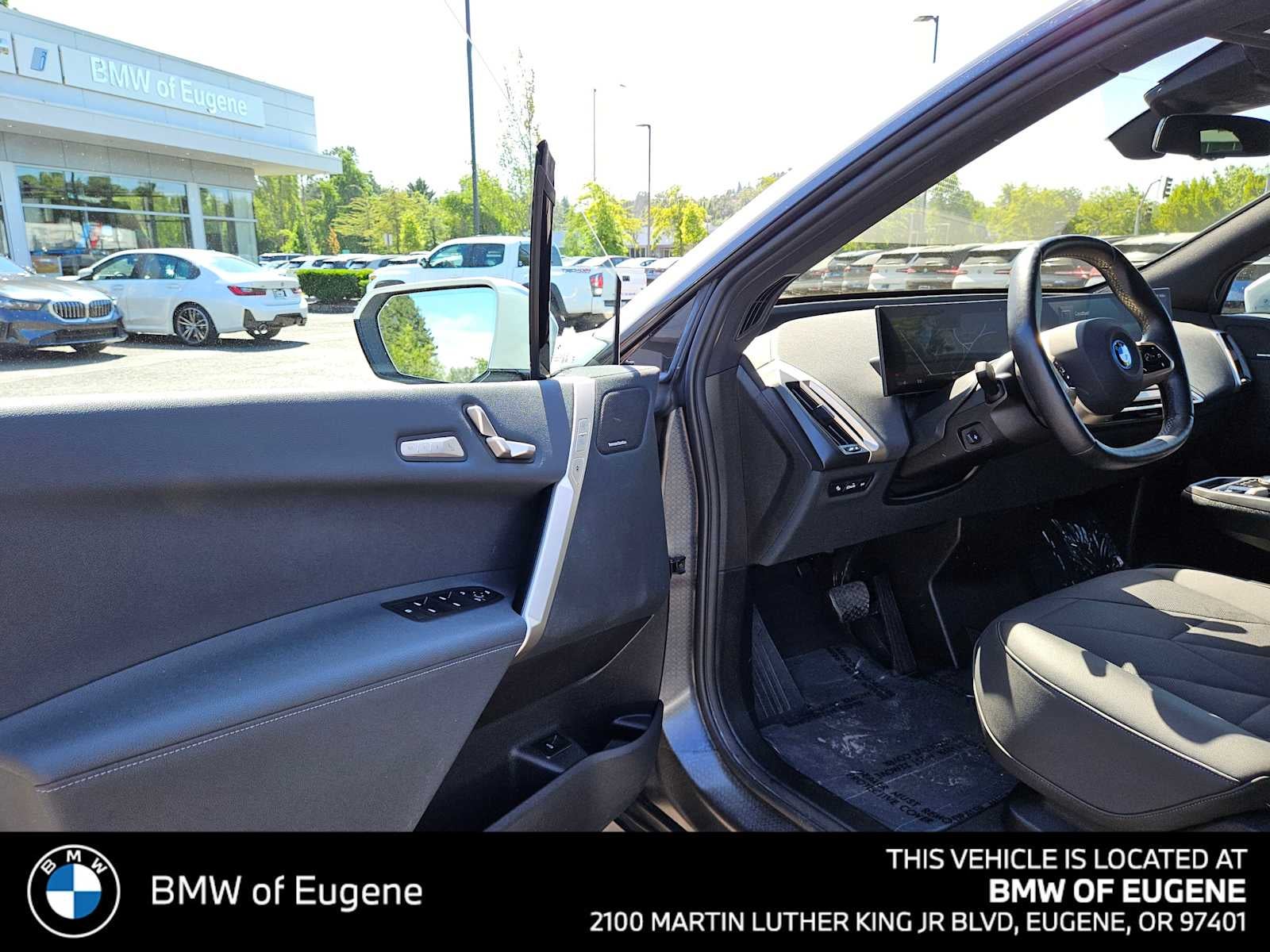 2025 BMW iX xDrive50