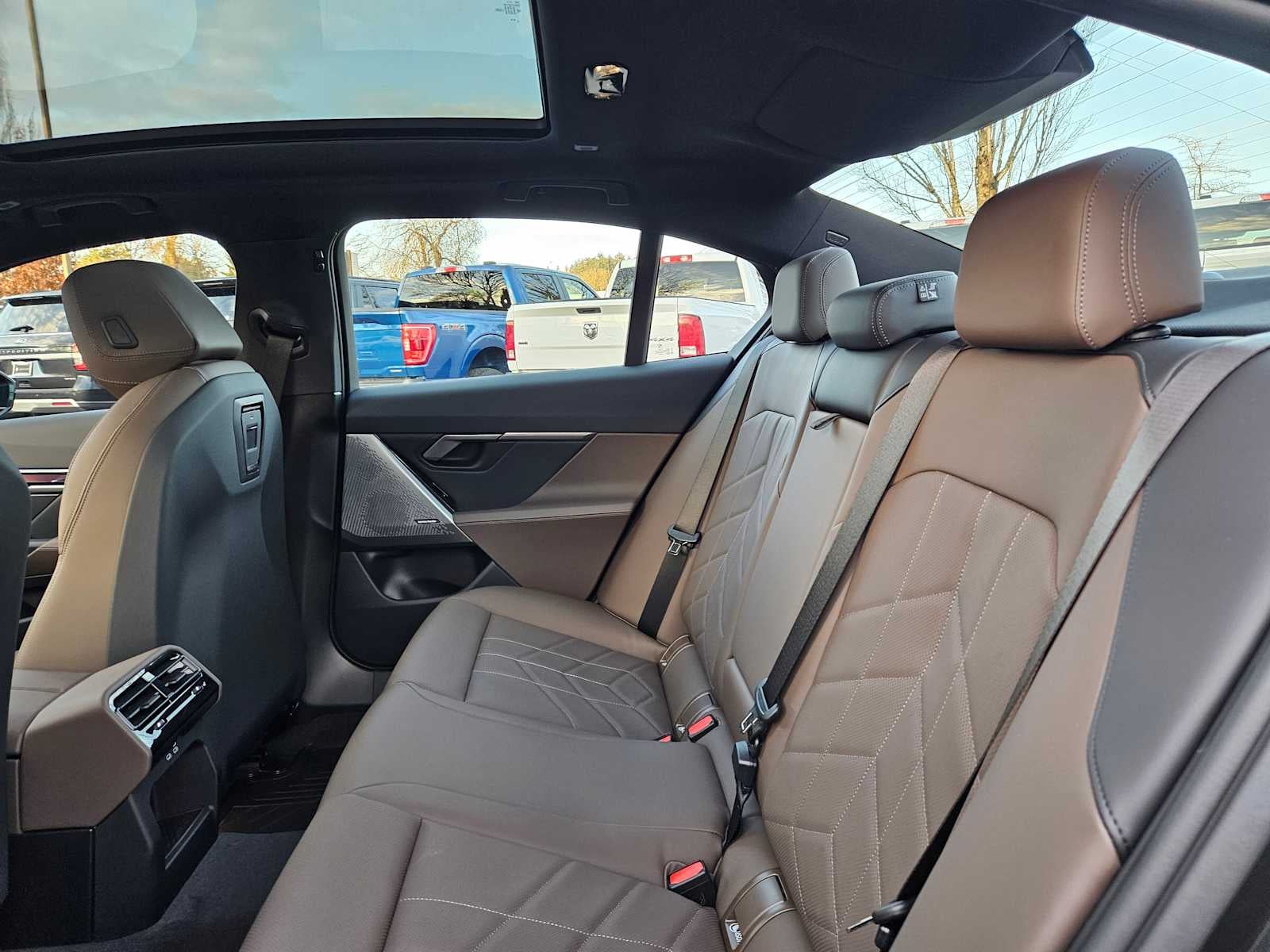 2026 BMW 5 Series 550e xDrive