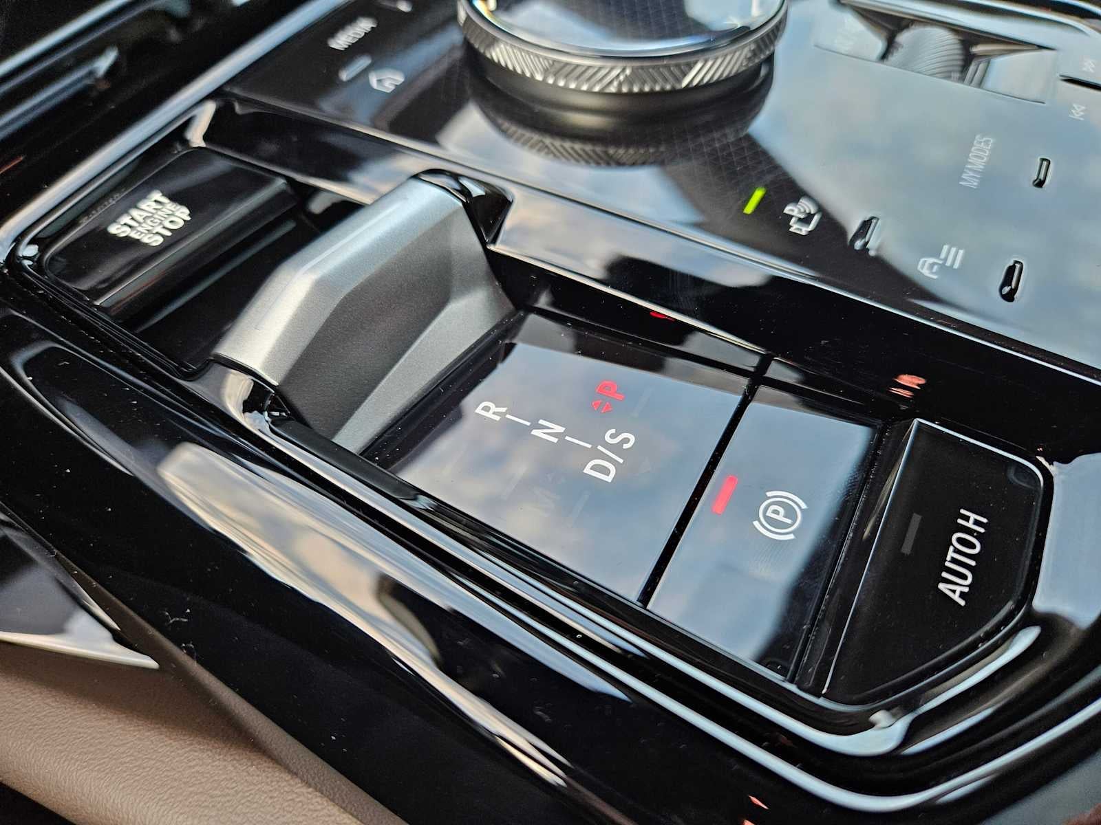 2026 BMW 5 Series 550e xDrive