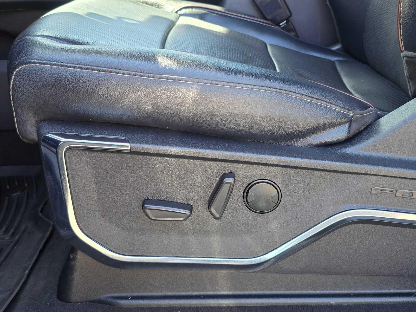 2024 Ford Super Duty F-250 Pickup LARIAT