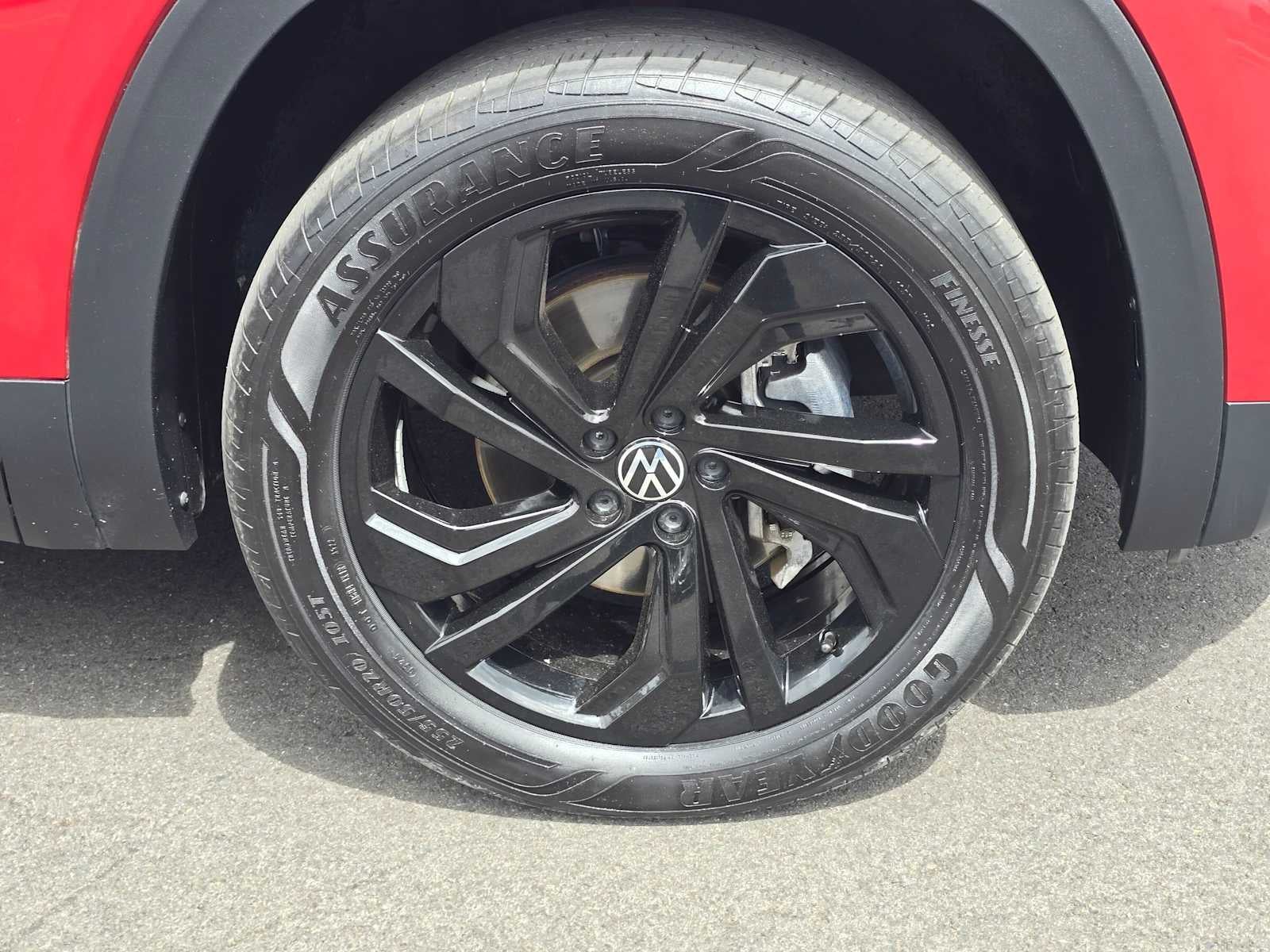 2023 Volkswagen Atlas 3.6L V6 SE w/Technology
