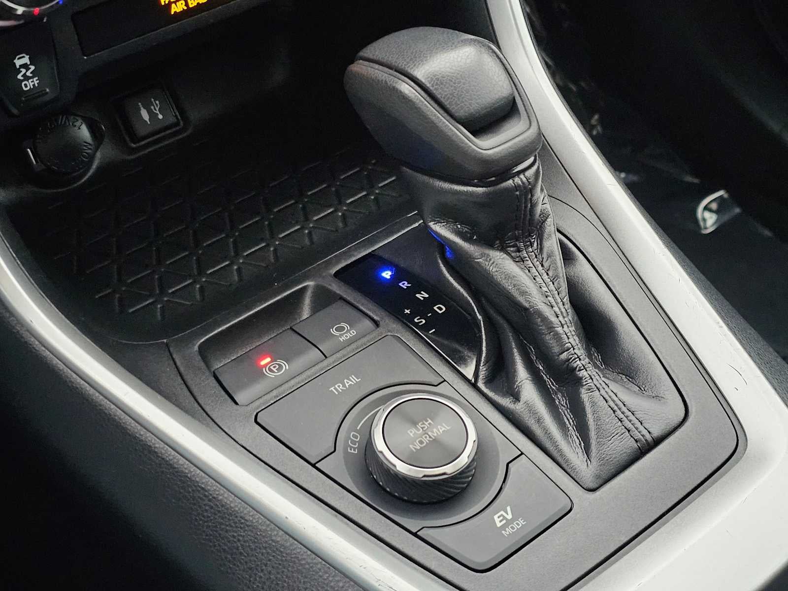 2019 Toyota RAV4 Hybrid XLE