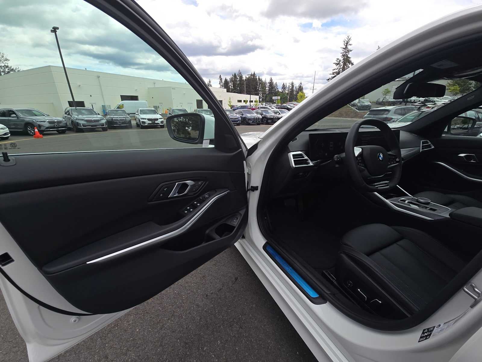 2025 BMW 330i xDrive 330i xDrive