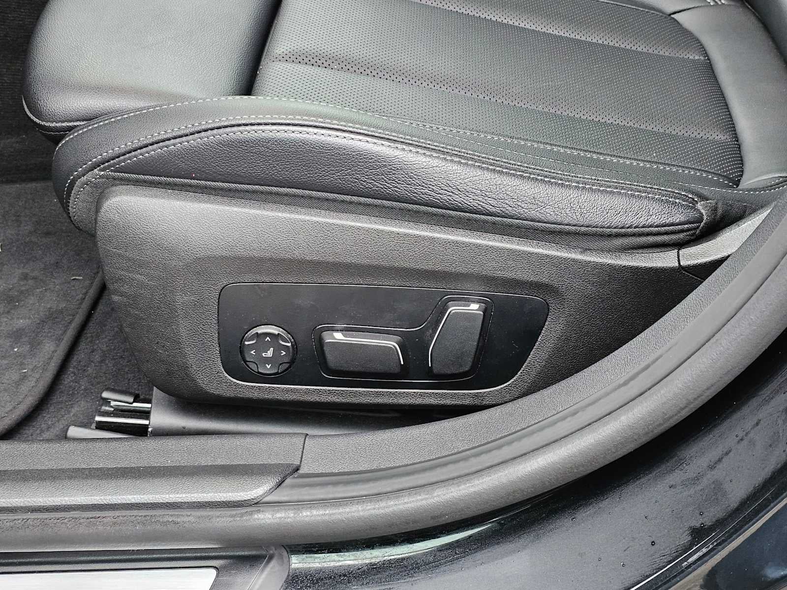 2024 BMW 3 Series 330i xDrive