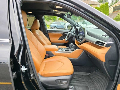 2024 Toyota Highlander Platinum