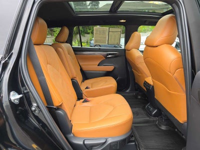 2024 Toyota Highlander Platinum