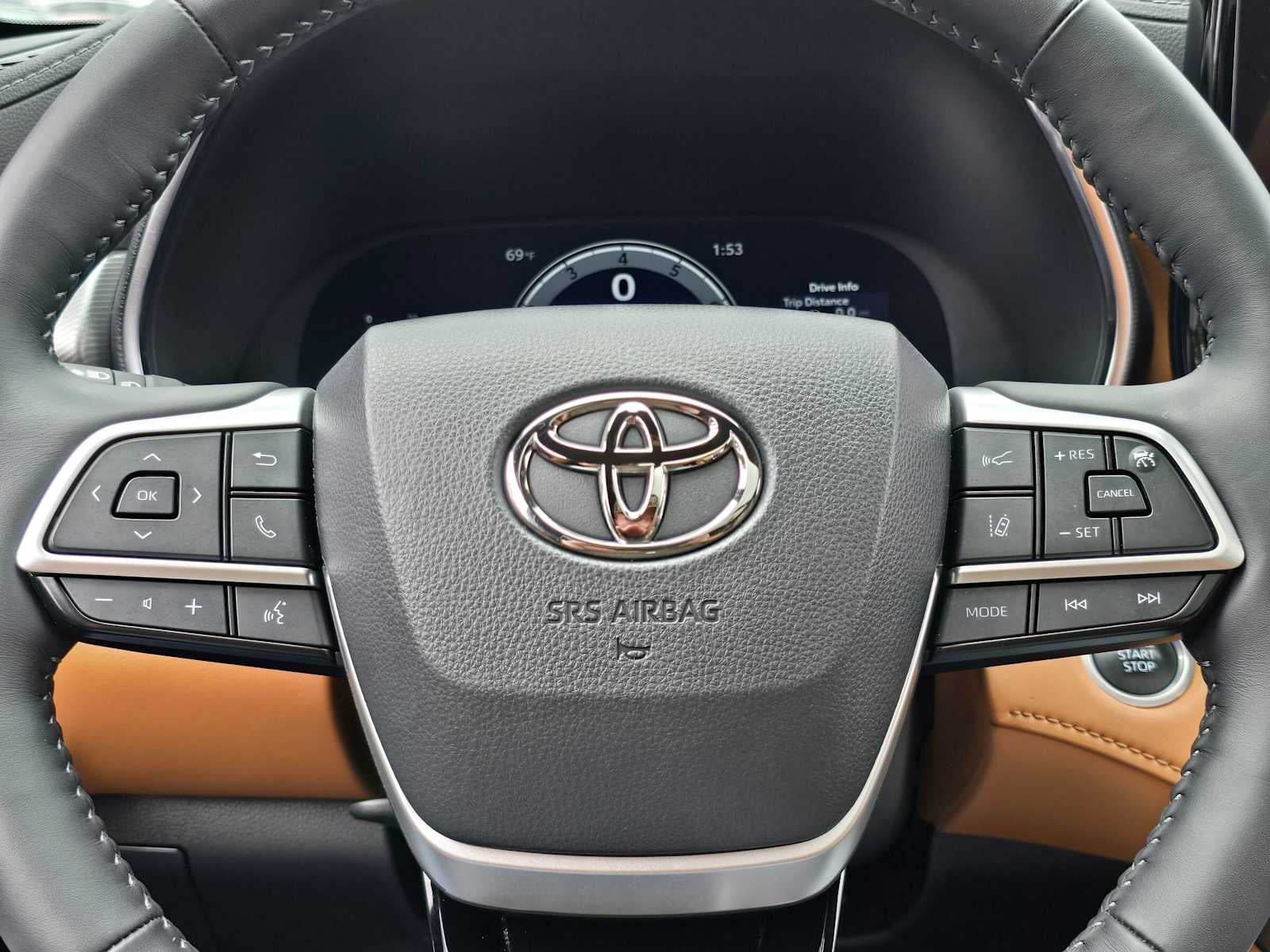 2024 Toyota Highlander Platinum