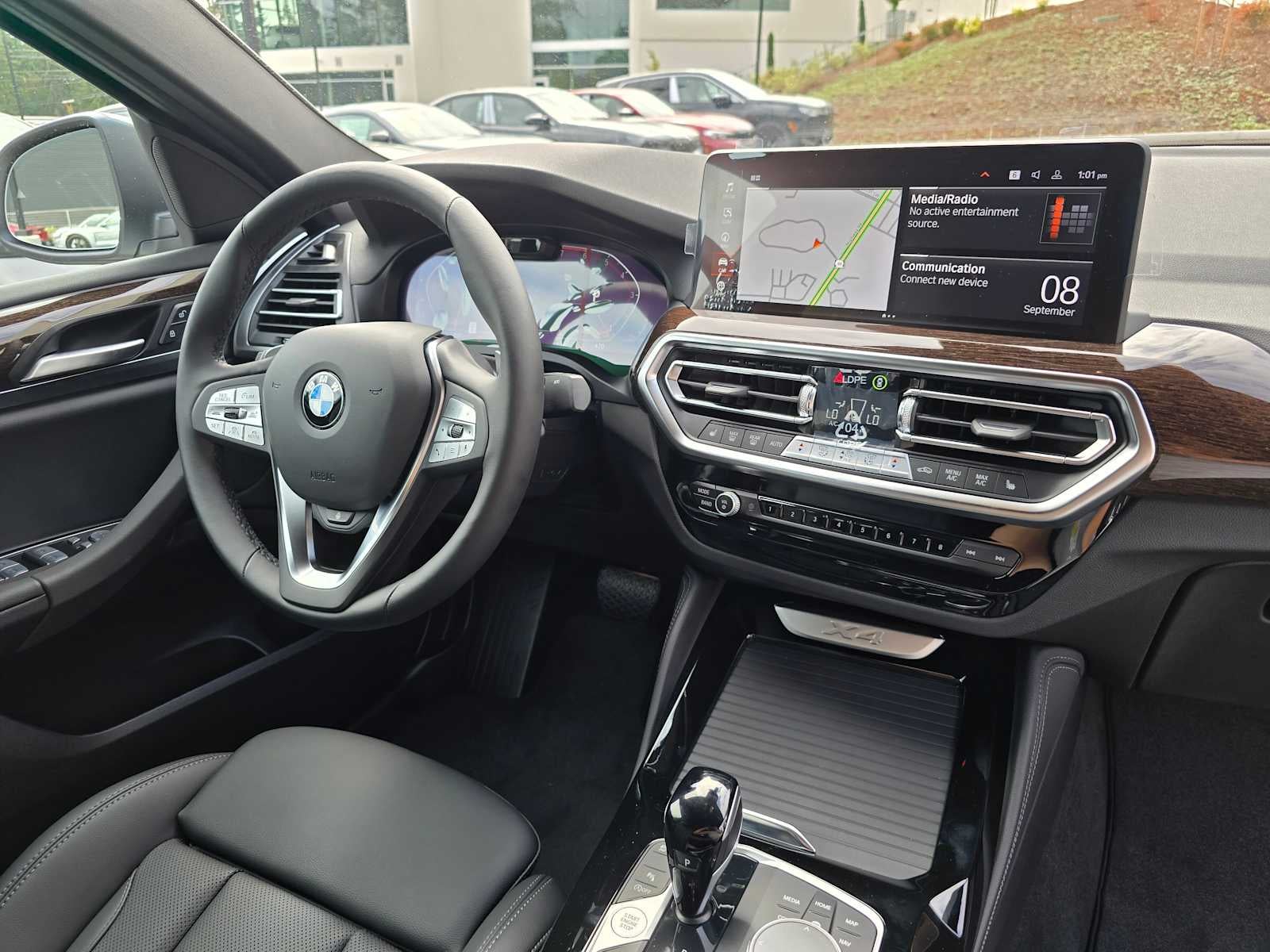 2025 BMW X4 xDrive30i