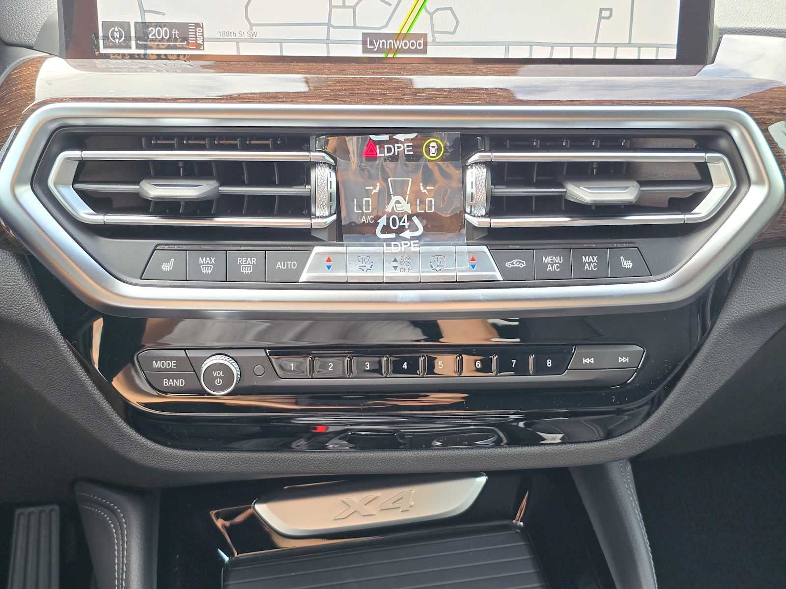 2025 BMW X4 xDrive30i