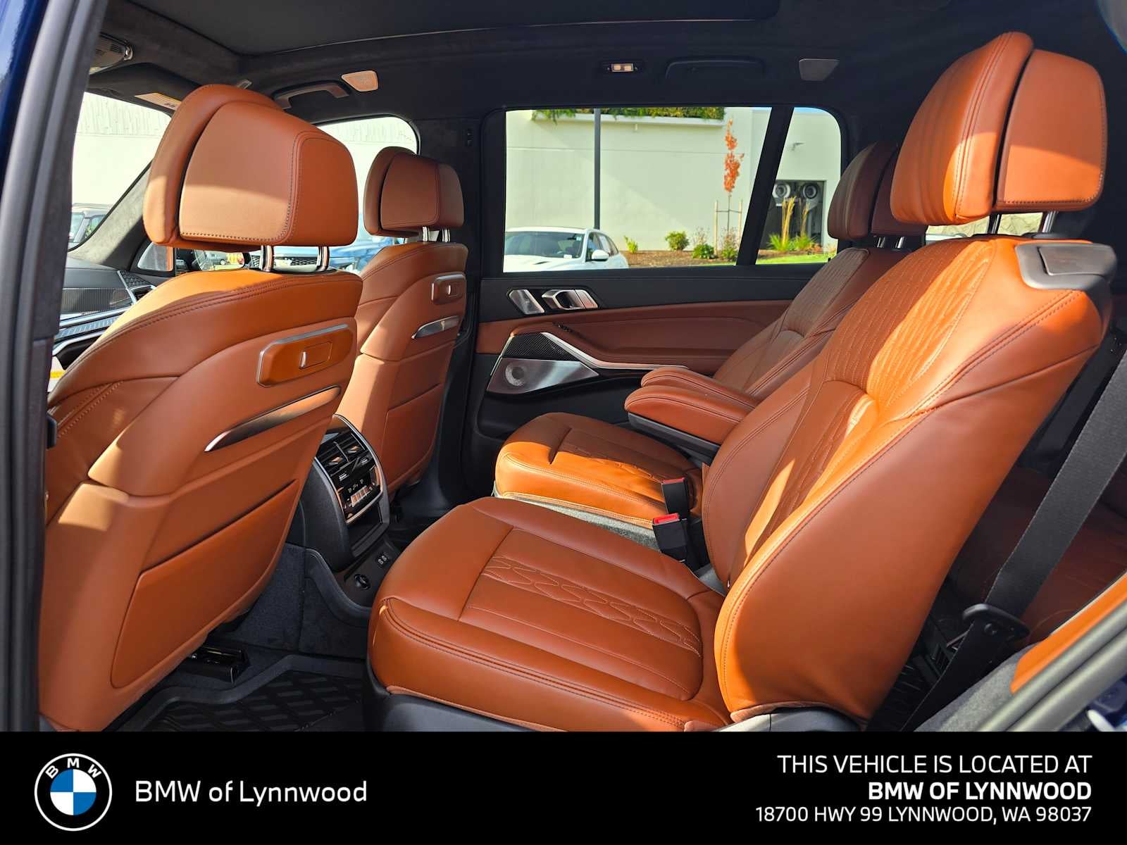 2026 BMW X7 M60i M60i