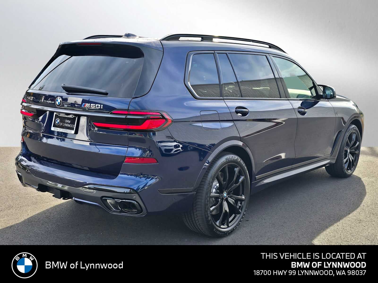 2026 BMW X7 M60i M60i