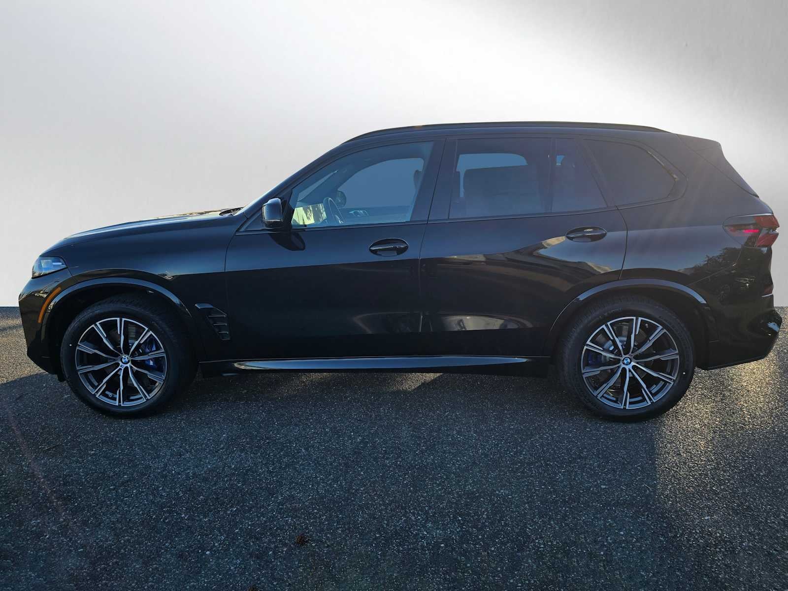2025 BMW X5 M60i M60i