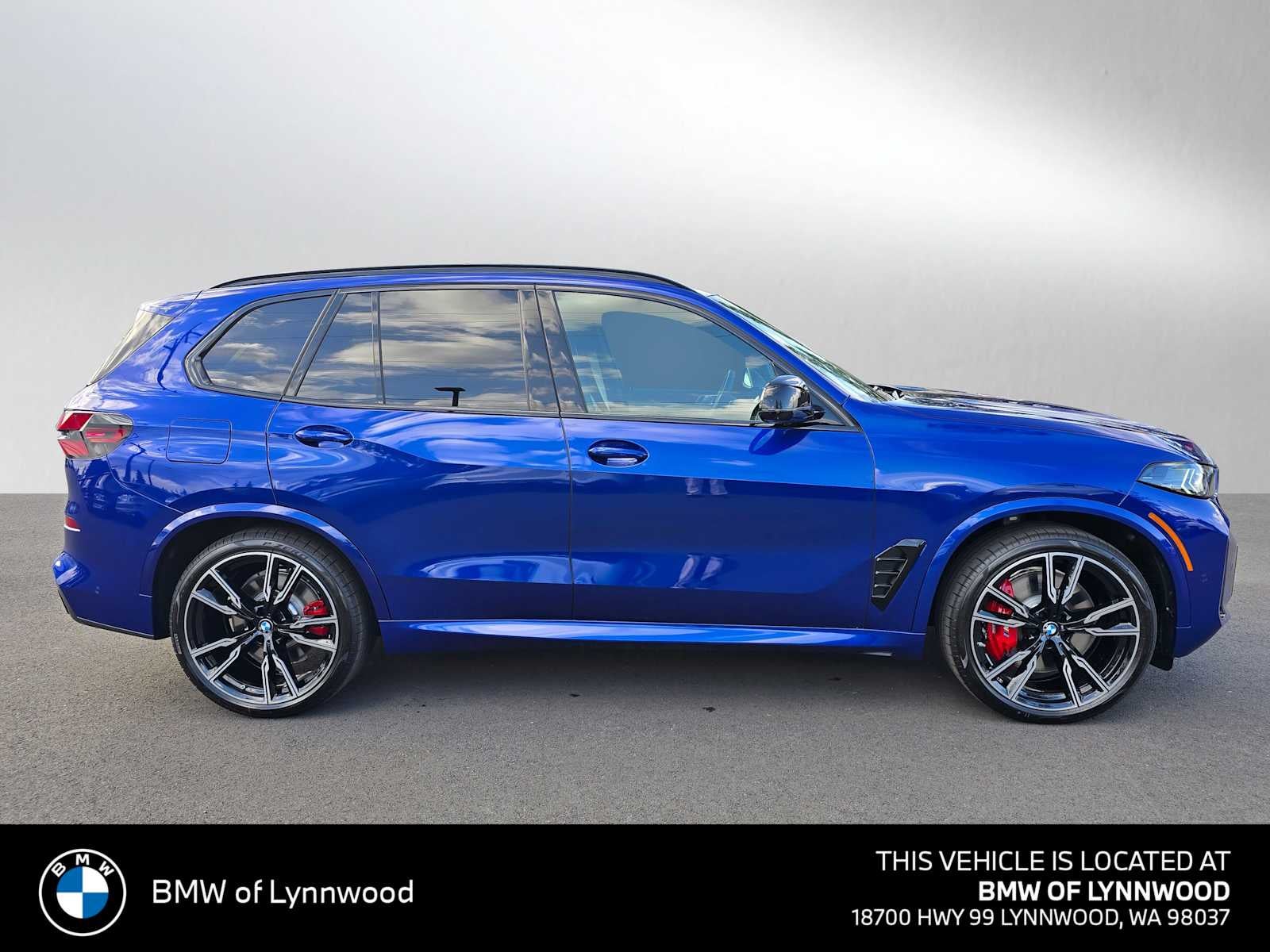 2026 BMW X5 M60i M60i
