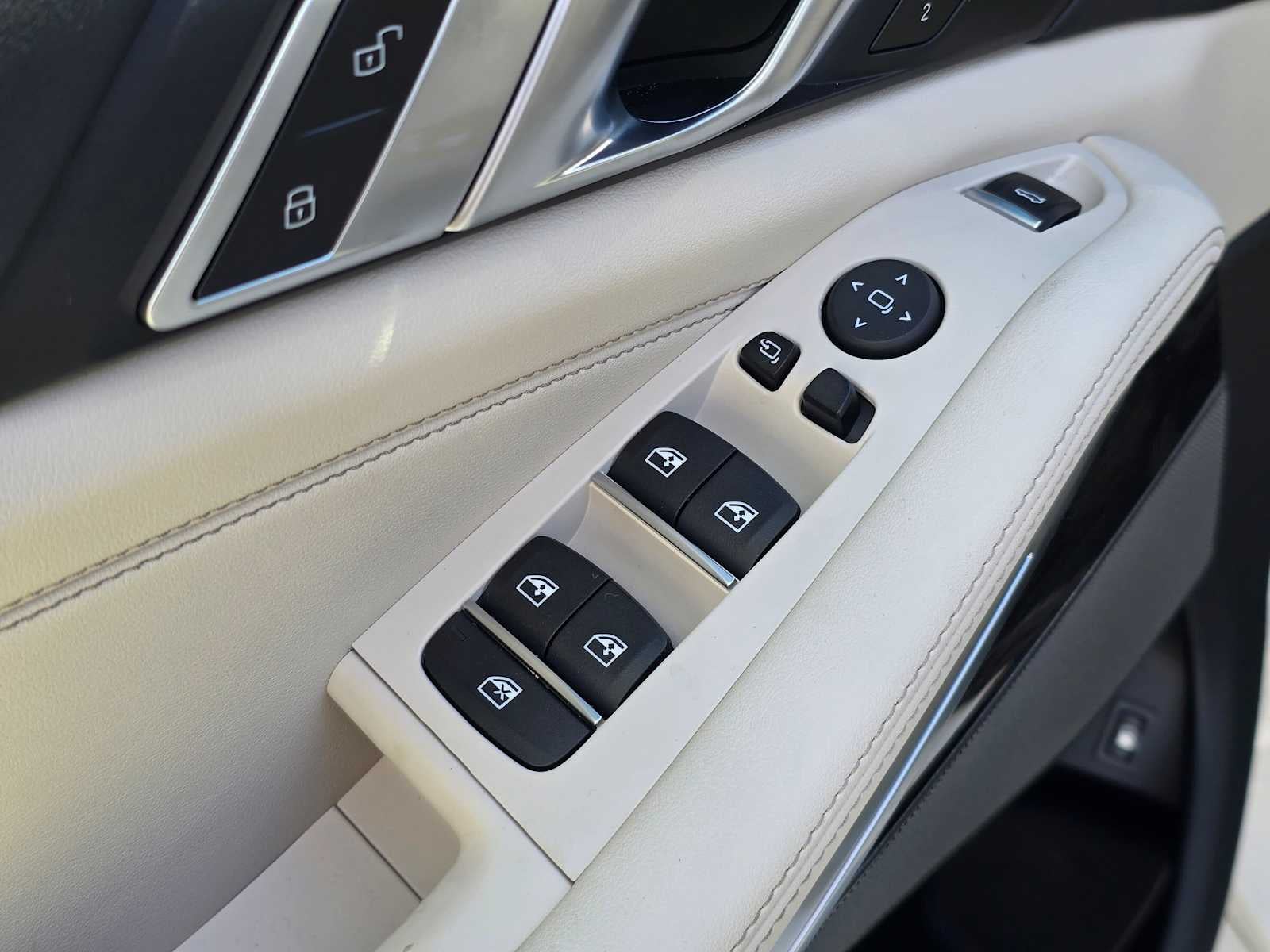 2026 BMW X5 xDrive50e xDrive50e
