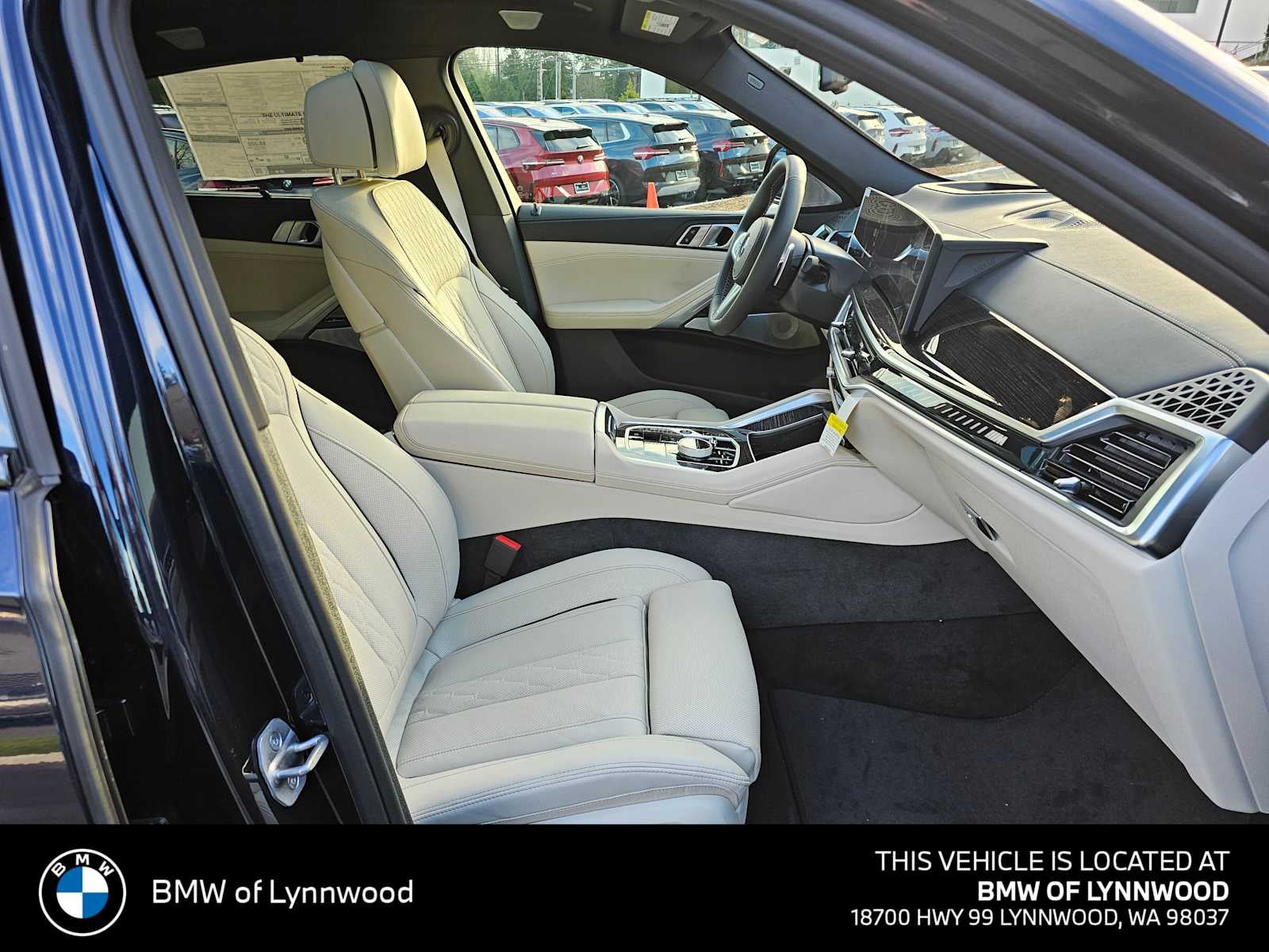 2026 BMW X6 M60i M60i