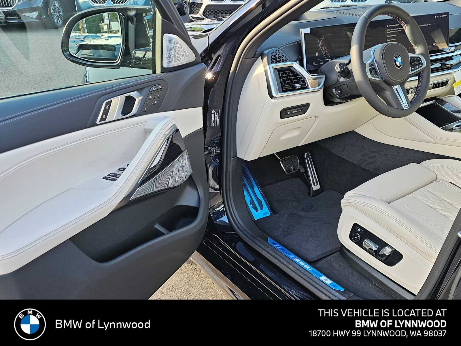 2026 BMW X6 M60i M60i