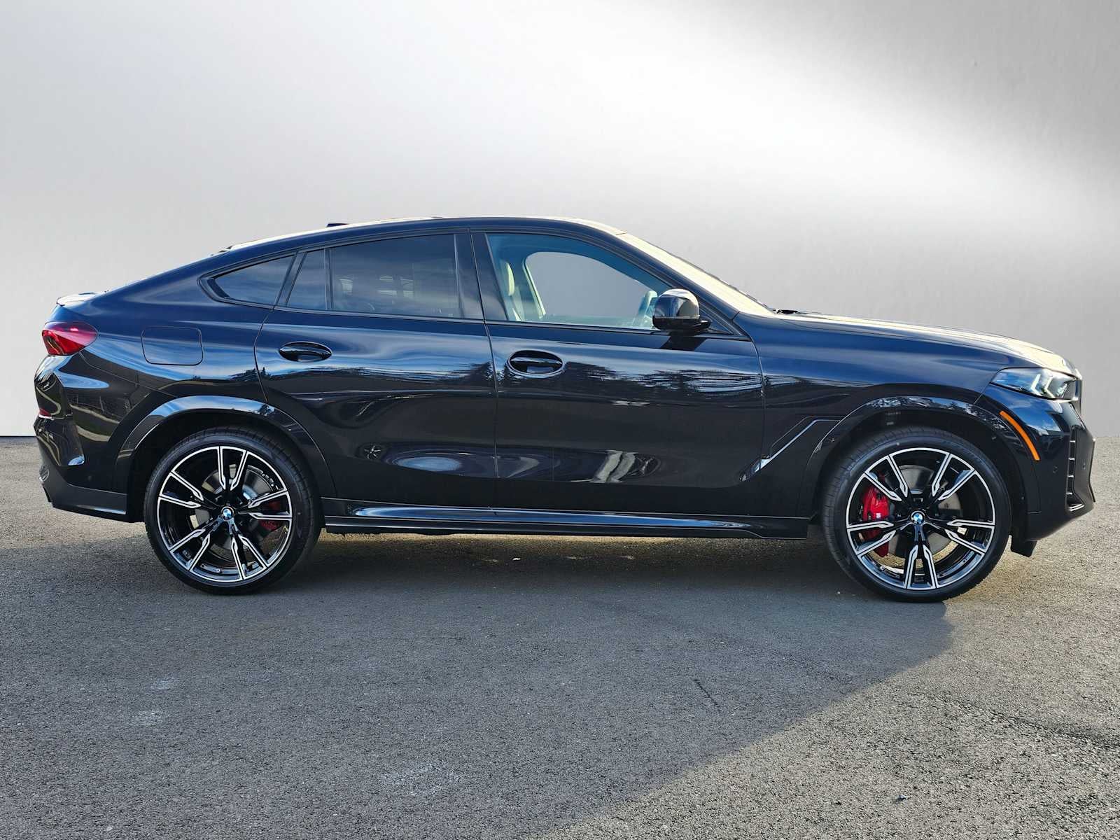 2026 BMW X6 M60i M60i