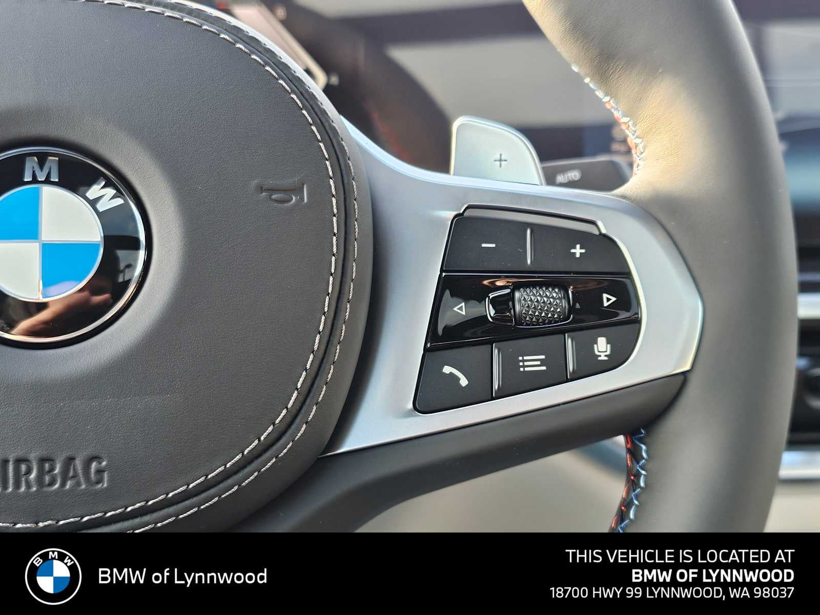 2026 BMW X6 M60i M60i