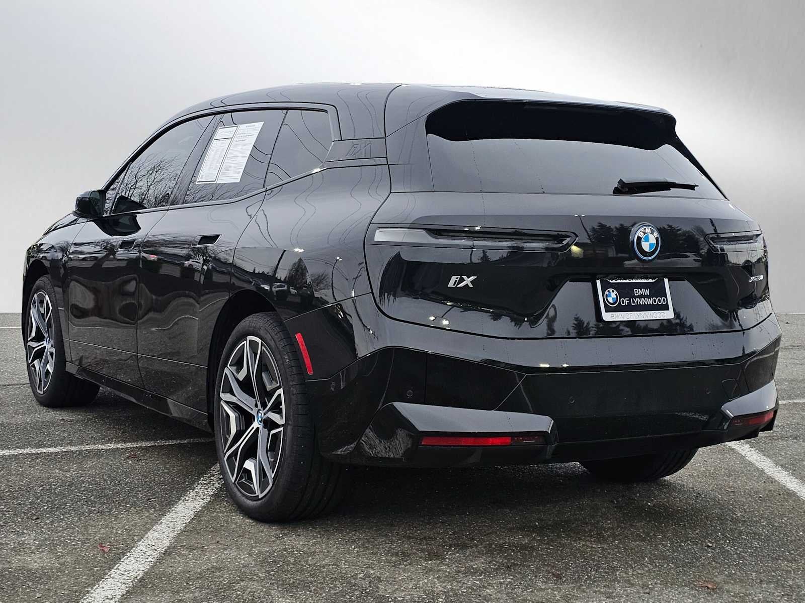 2025 BMW iX xDrive50