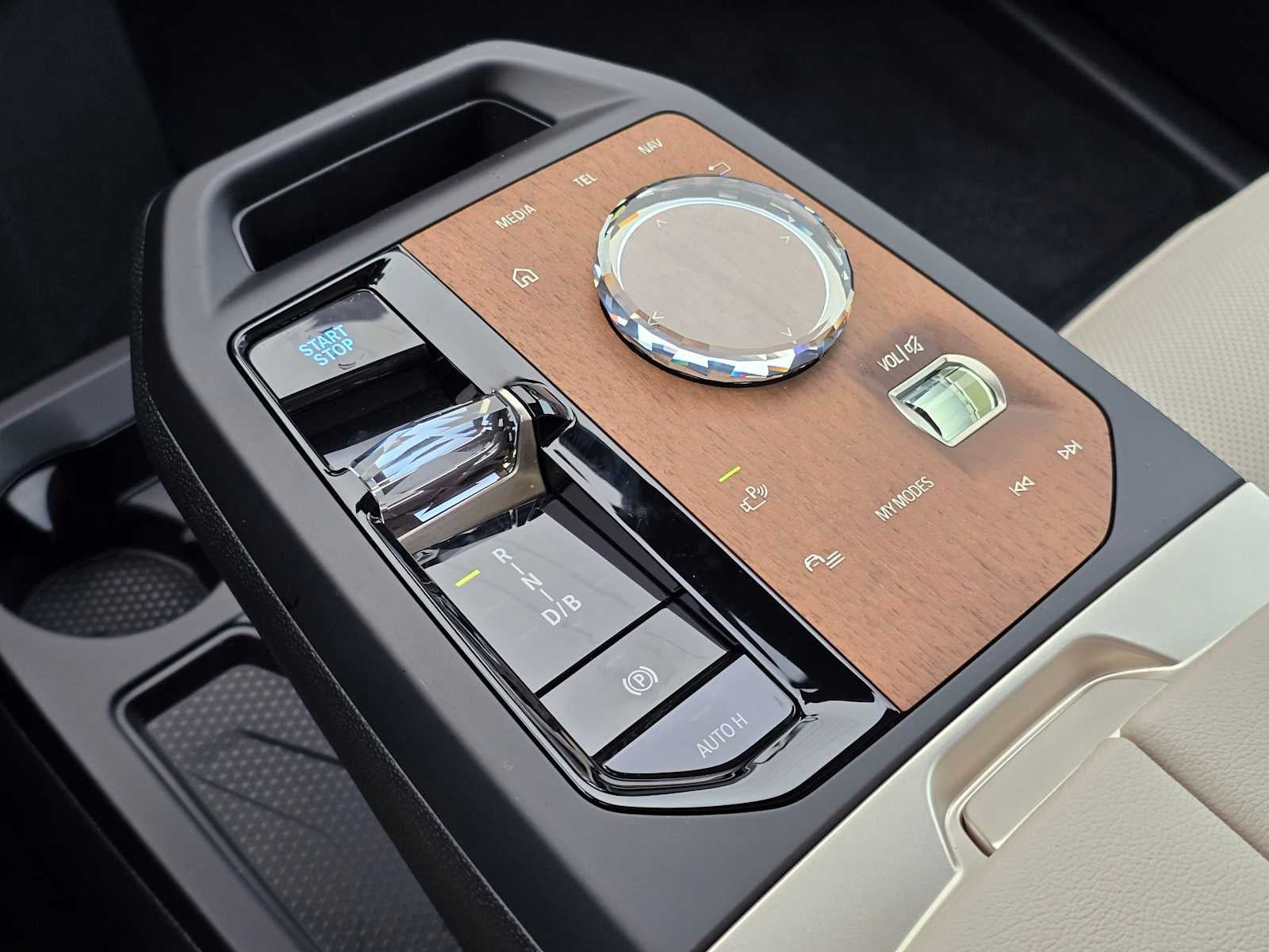 2026 BMW iX xDrive60