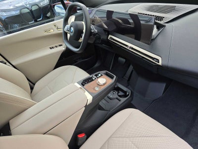 2026 BMW iX xDrive60