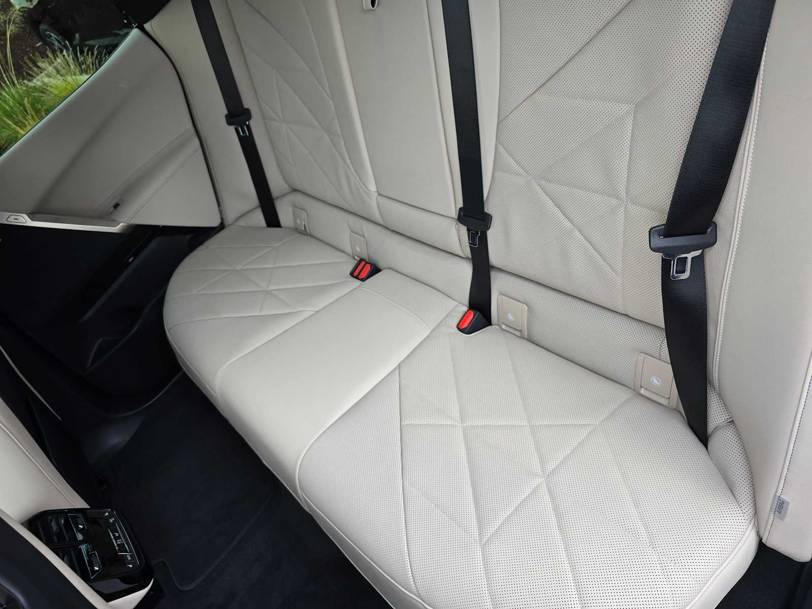 2026 BMW iX xDrive60