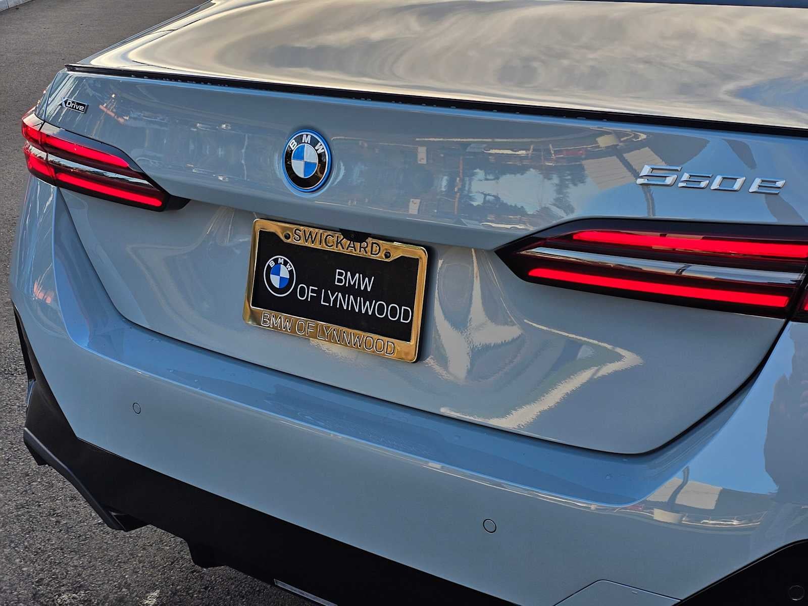 2026 BMW 5 Series 550e xDrive